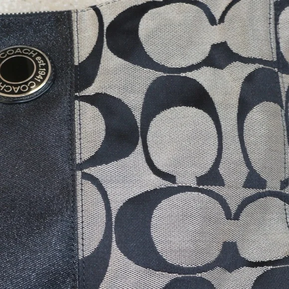 Coach Signature Black and Gray Shoulder Bag - Picture 2 of 8